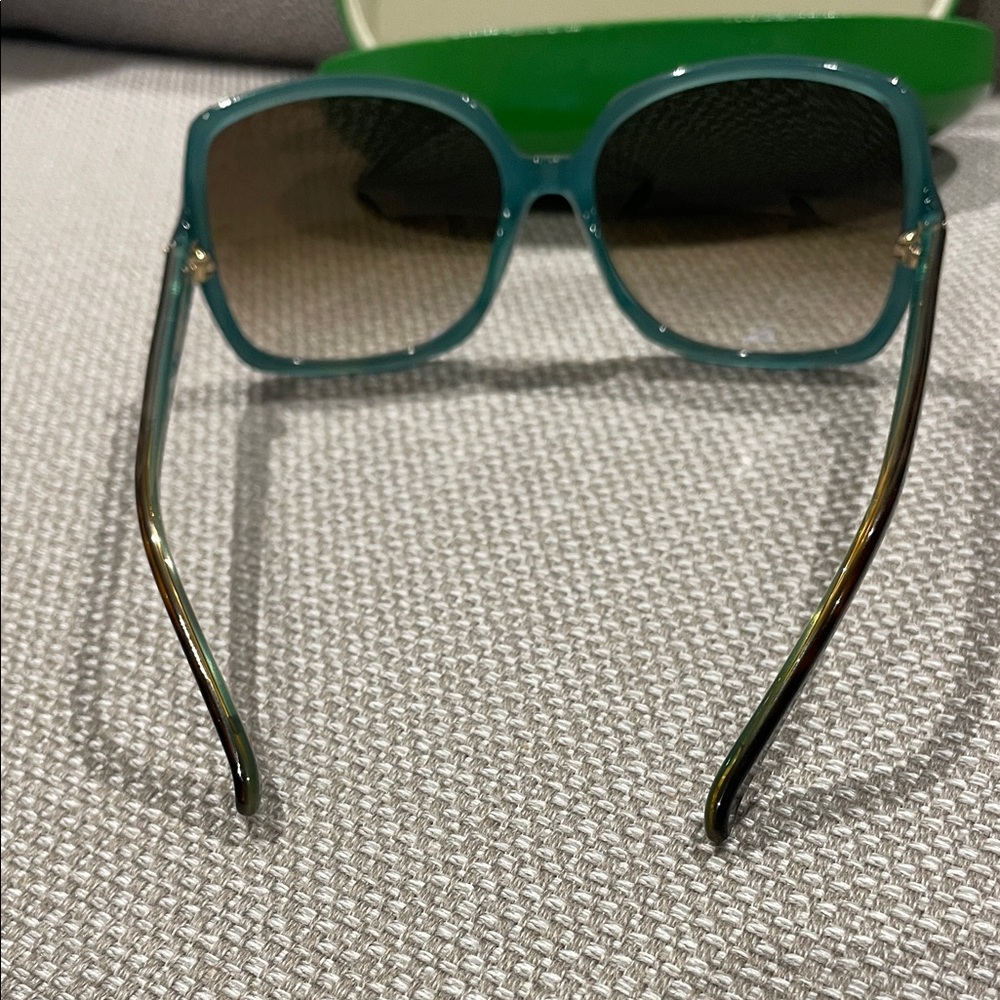 Kate Spade Sunglasses with Case - Picture 3 of 9